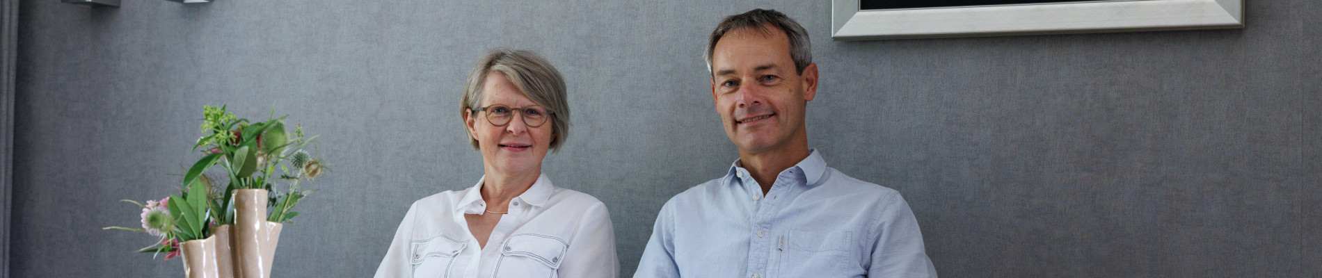 Evelien en Richard naast elkaar aan tafel