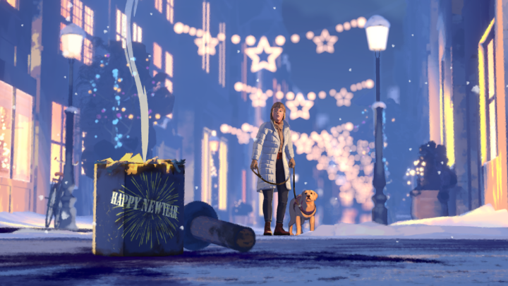 Still uit de animatie met een besneeuwde straat met kerstsfeer. Baas en hulphond kijken angstig naar vuurwerk op de voorgrond waarop happy new year staat