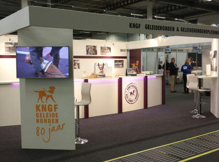 Stand van KNGF Geleidehonden op de ZieZo-beurs 2015.