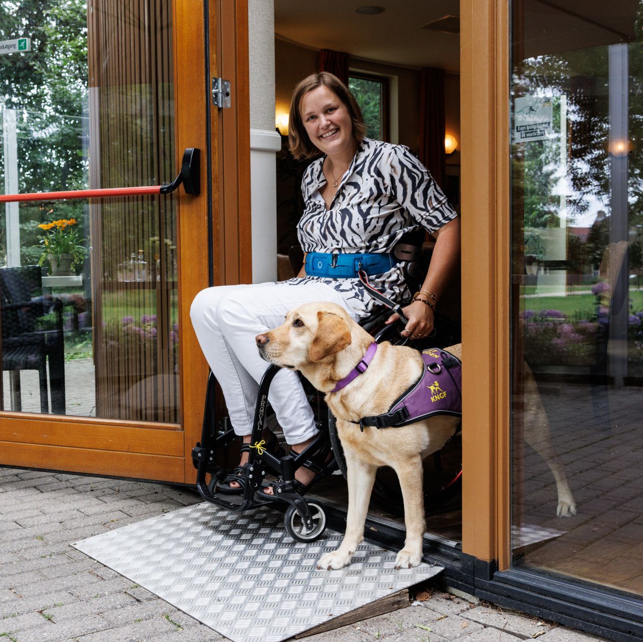 ‘Ik voel mij niet welkom, als mijn hulphond Eske niet welkom is’