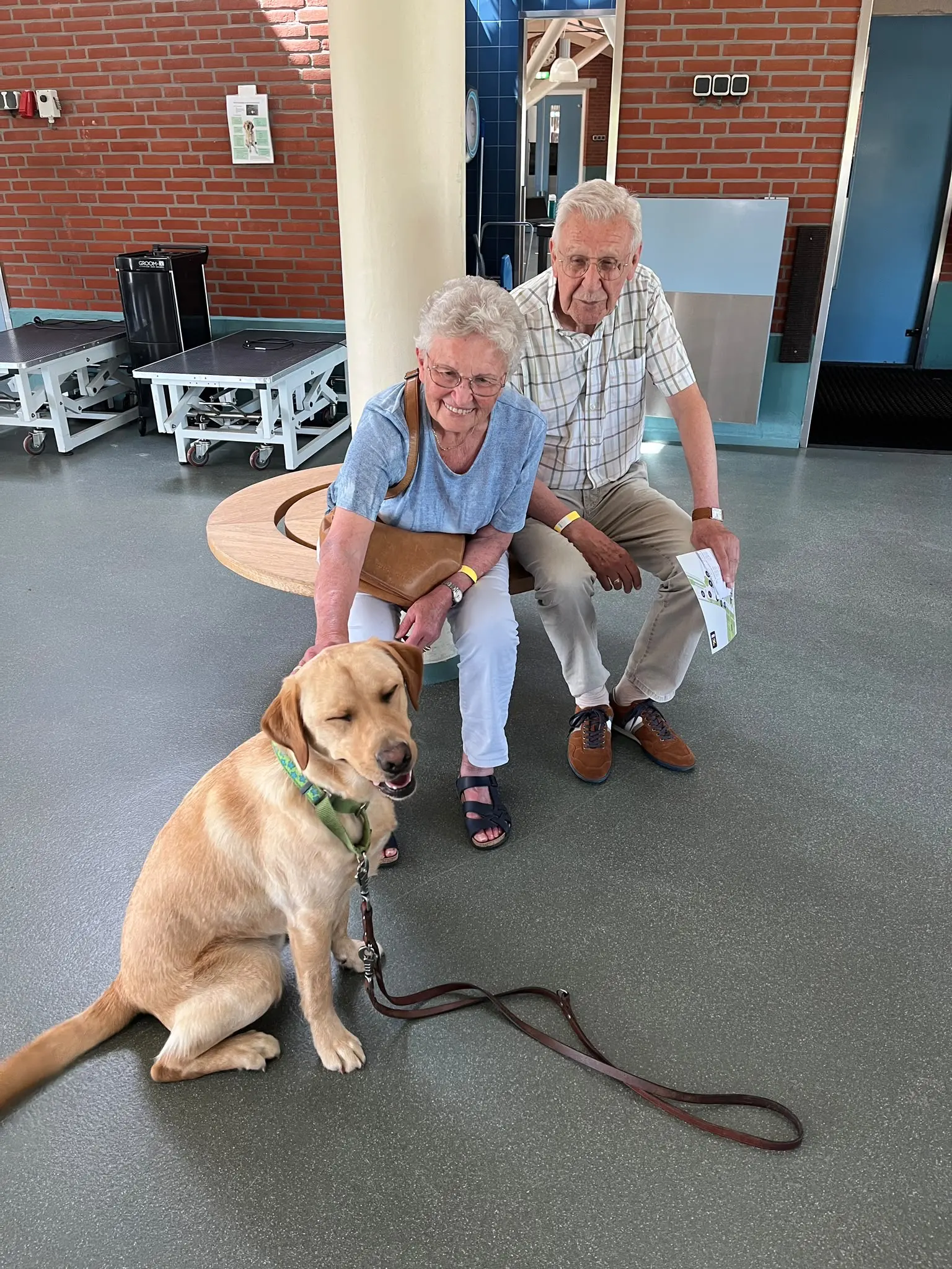 Familie Scheepstra met Japi in de kennel