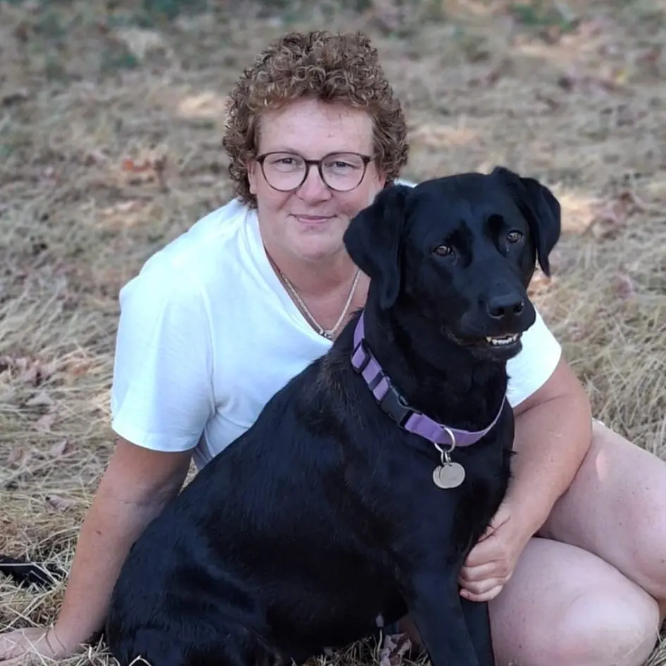 Donna en Mariëlle wandelen mee met de Honden Helden Hike 2026